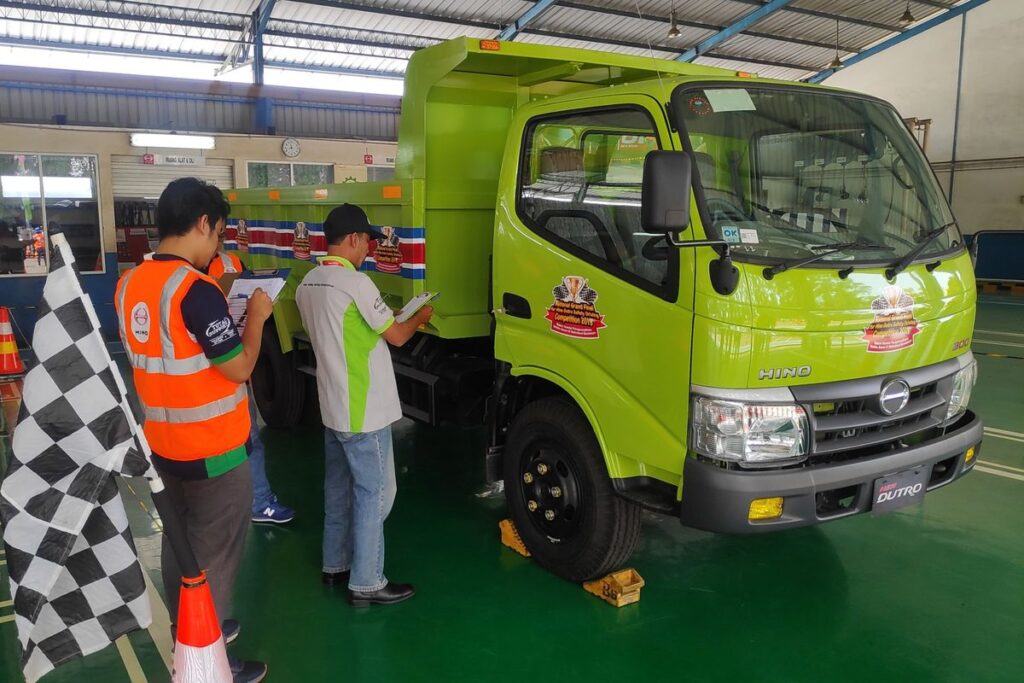 Cara Mencegah Kecelakaan Truk! Wajib Tahu! - GolekTruk.com Blog