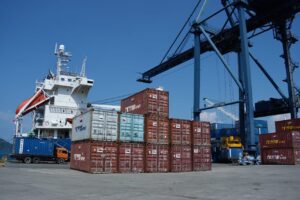 Alur Bongkar Muat Container di Pelabuhan