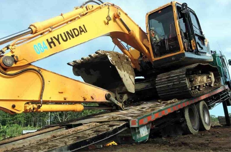 Nama Truk Pengangkut Excavator: Alat Vital Dalam Industri Konstruksi ...