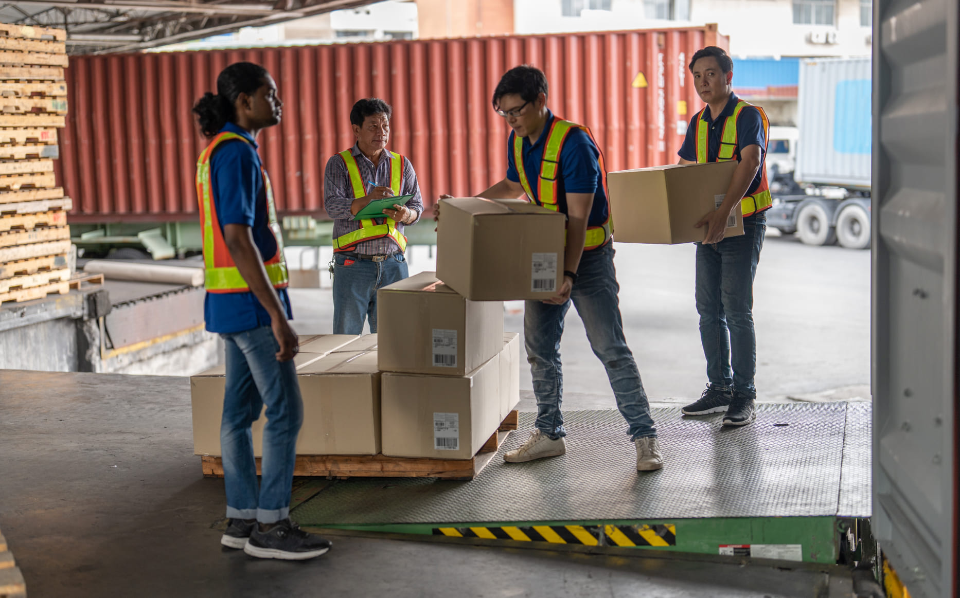 Apa Itu Inbound Dan Outbound Logistik Definisi Lengkap Dan 5 Perbedaan Mendasarnya Golektruk